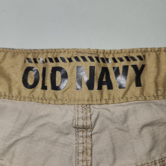 Old Navy Shorts - Size 28 - Picture 3 of 5